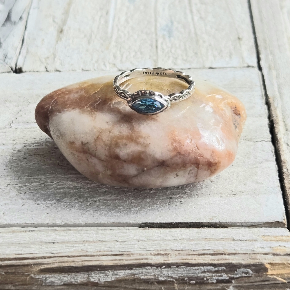 Silpada Sterling Silver Ring - Picture 4 of 5